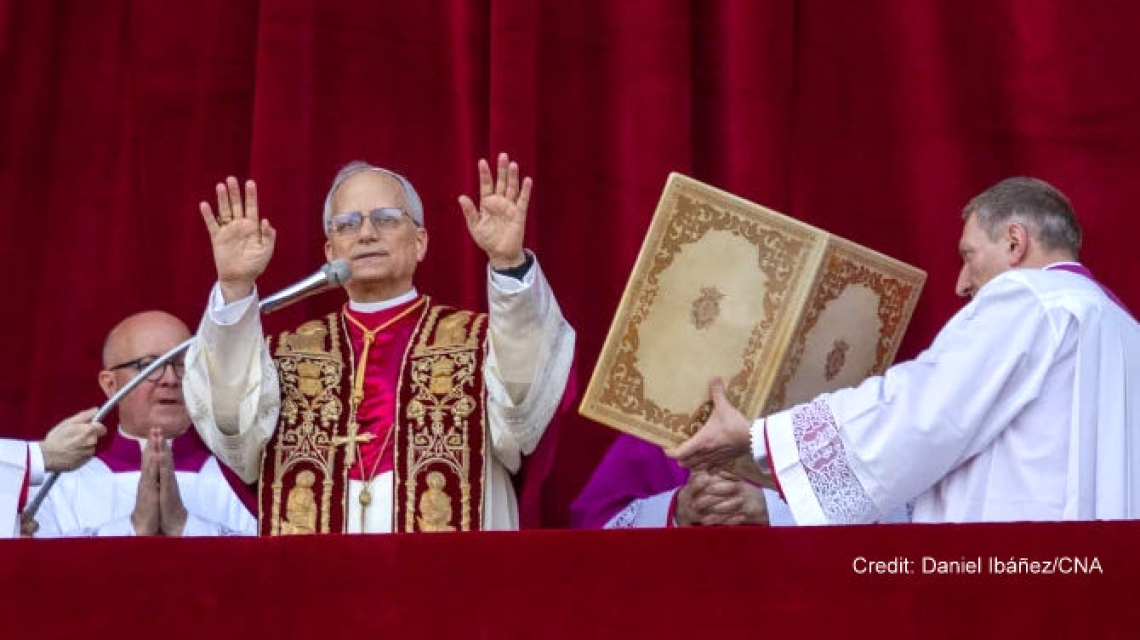 Pope Leo XIV delivering the Urbi et Orbi blessing