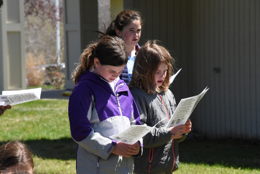 Children join in song