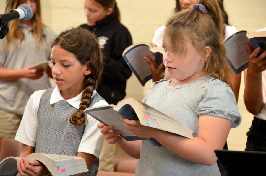 Students at St. Dominic Academy open Mass