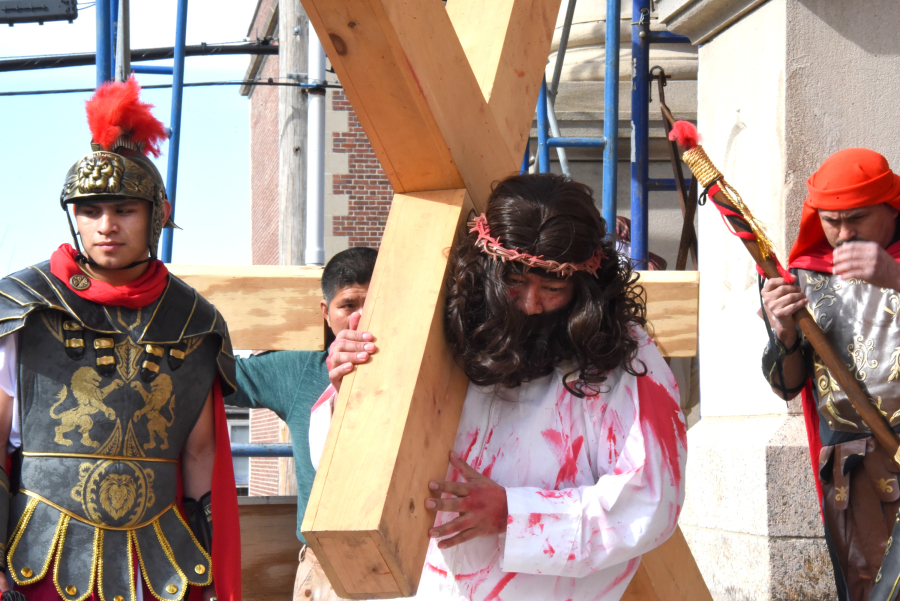 Jesus carries the cross