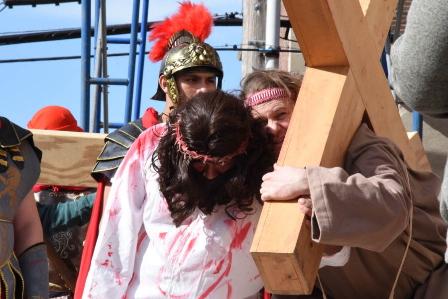 Jesus carries the cross