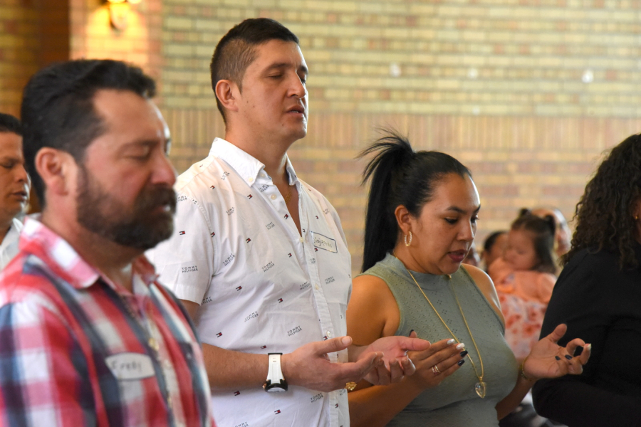 People praying