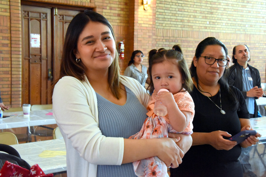 Jocelyn Alvarez and her daughter