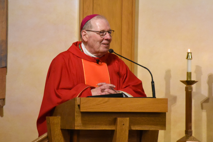 Bishop Deeley delivers his homily.