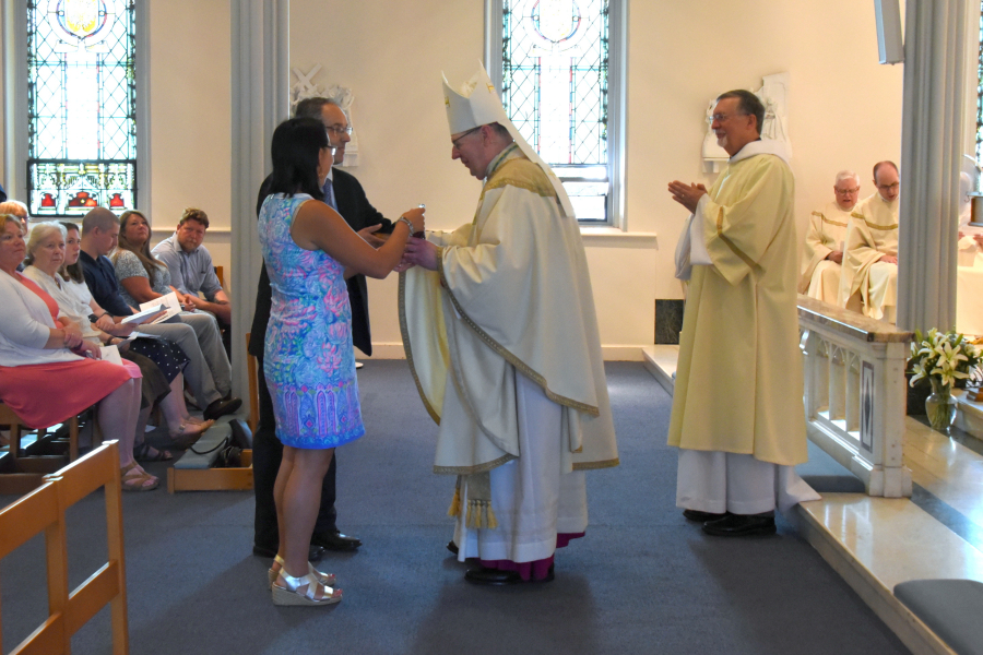 Receiving the offertory gifts