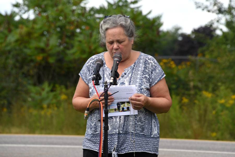 Leading a decade of the Rosary