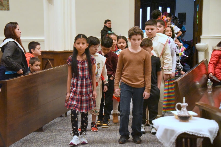 Children in opening procession