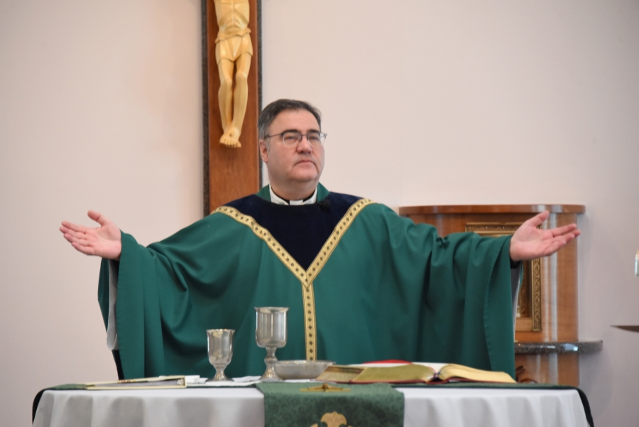 Father Edward Clifford celebrating Mass