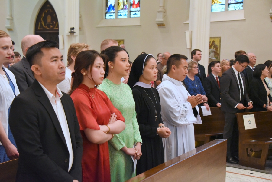 Tien Hoa Nguyen and his family.