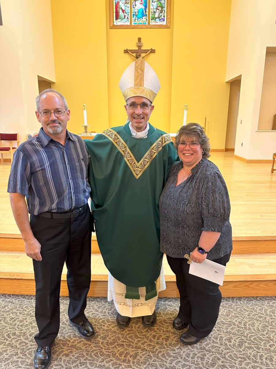 couple with Bishop Ruggieri 