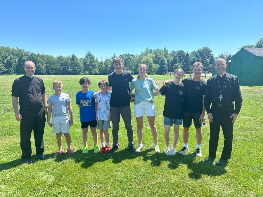 Totus Tuus campers with Bishop Ruggieri