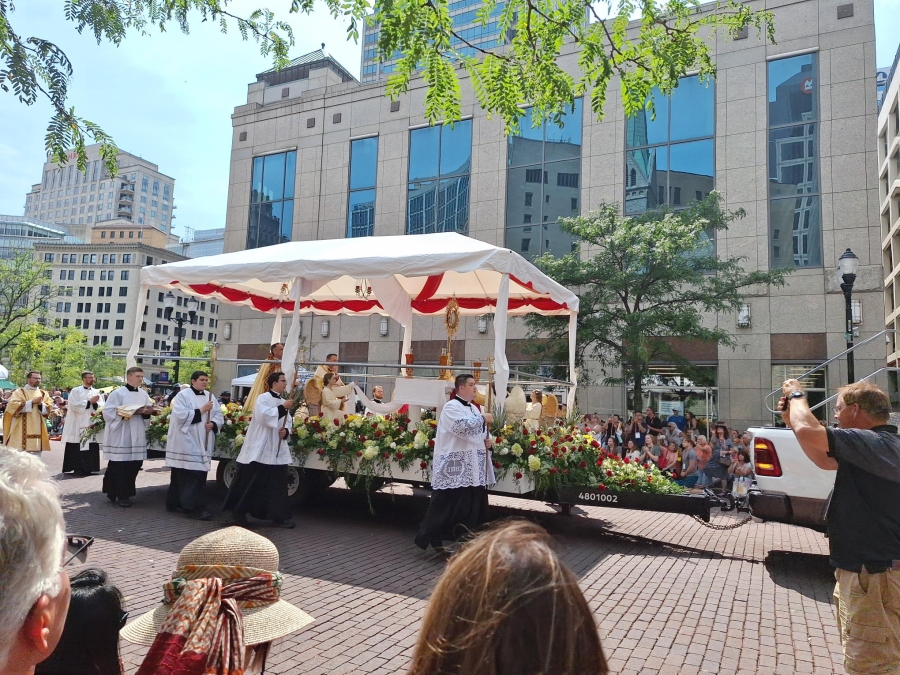 procession outside at the 10th National Eucharistic Congress