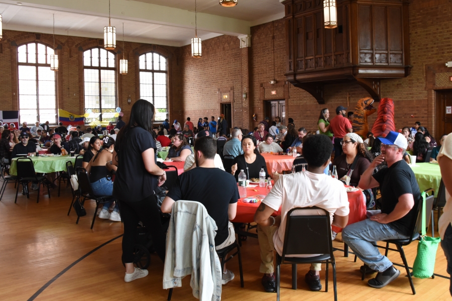 Wide photo of the crowd