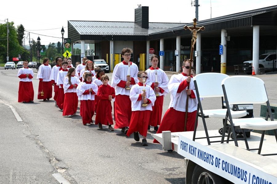 Altar servers process