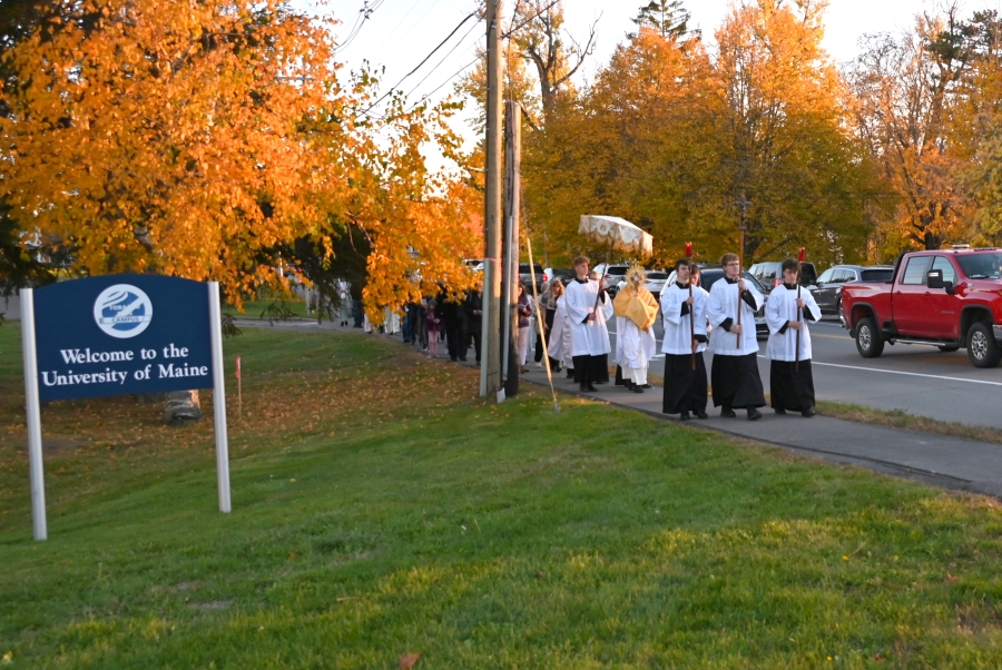 The eucharistic procession