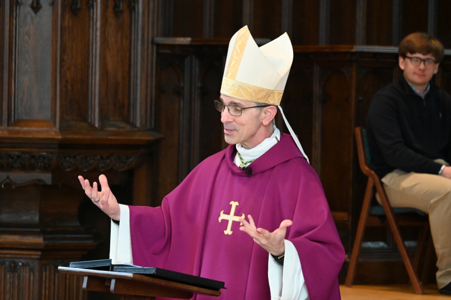 Bishop James Ruggieri delivers his homily.
