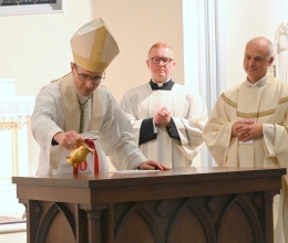 Bishop Ruggieri anoints the altar with sacred chrism.