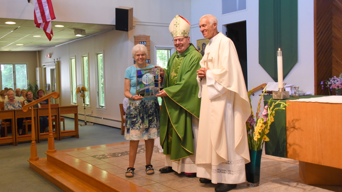 Bishop Deeley presents Matthew 25 Award