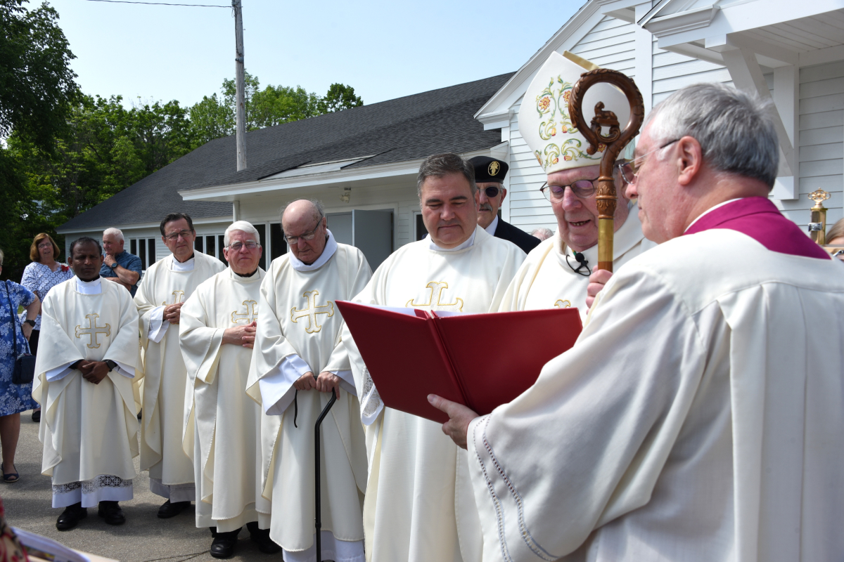Bishop Deeley and concelebrants