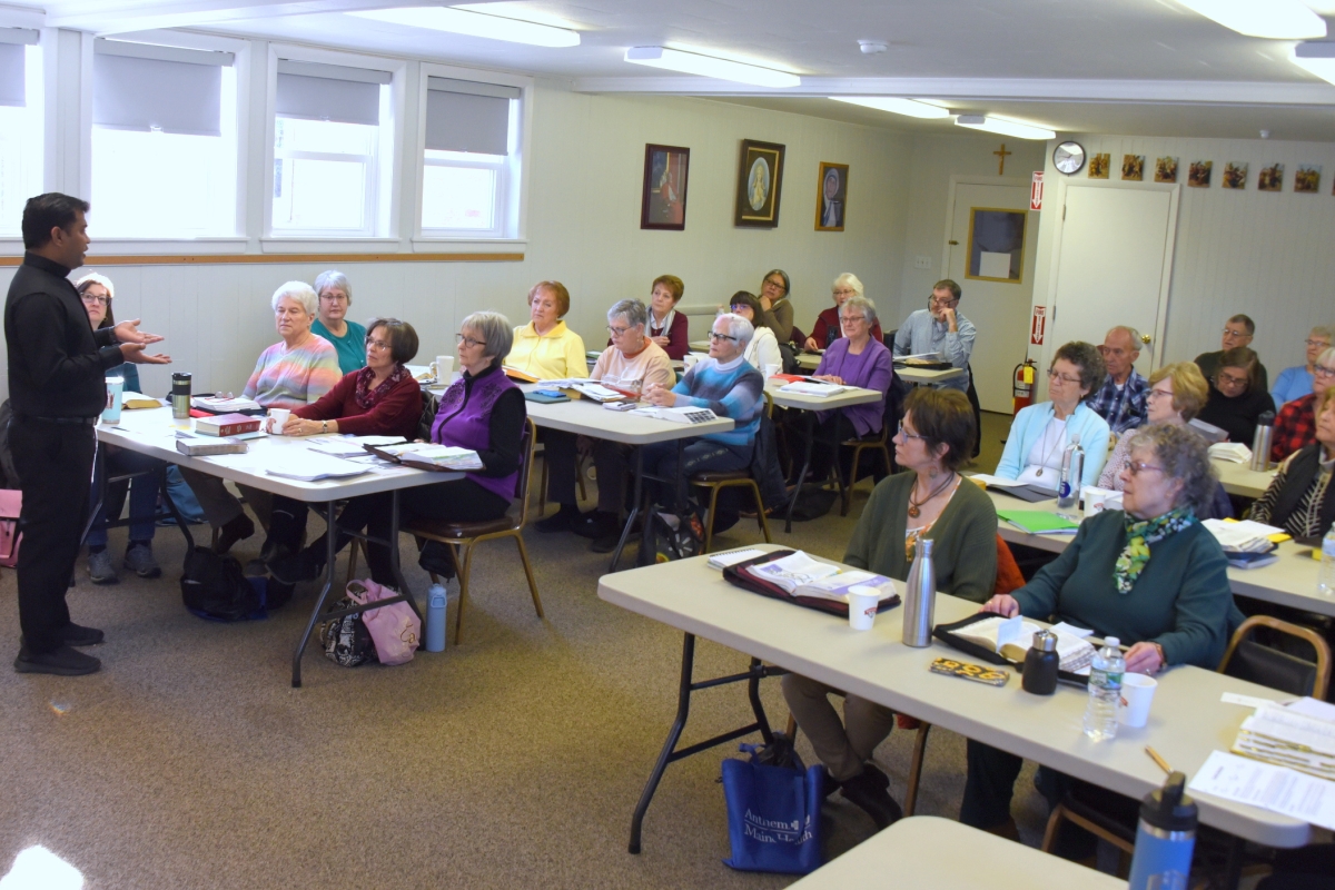 Father Antony Alexander Maria Doss, HGN, leads a Bible study class.