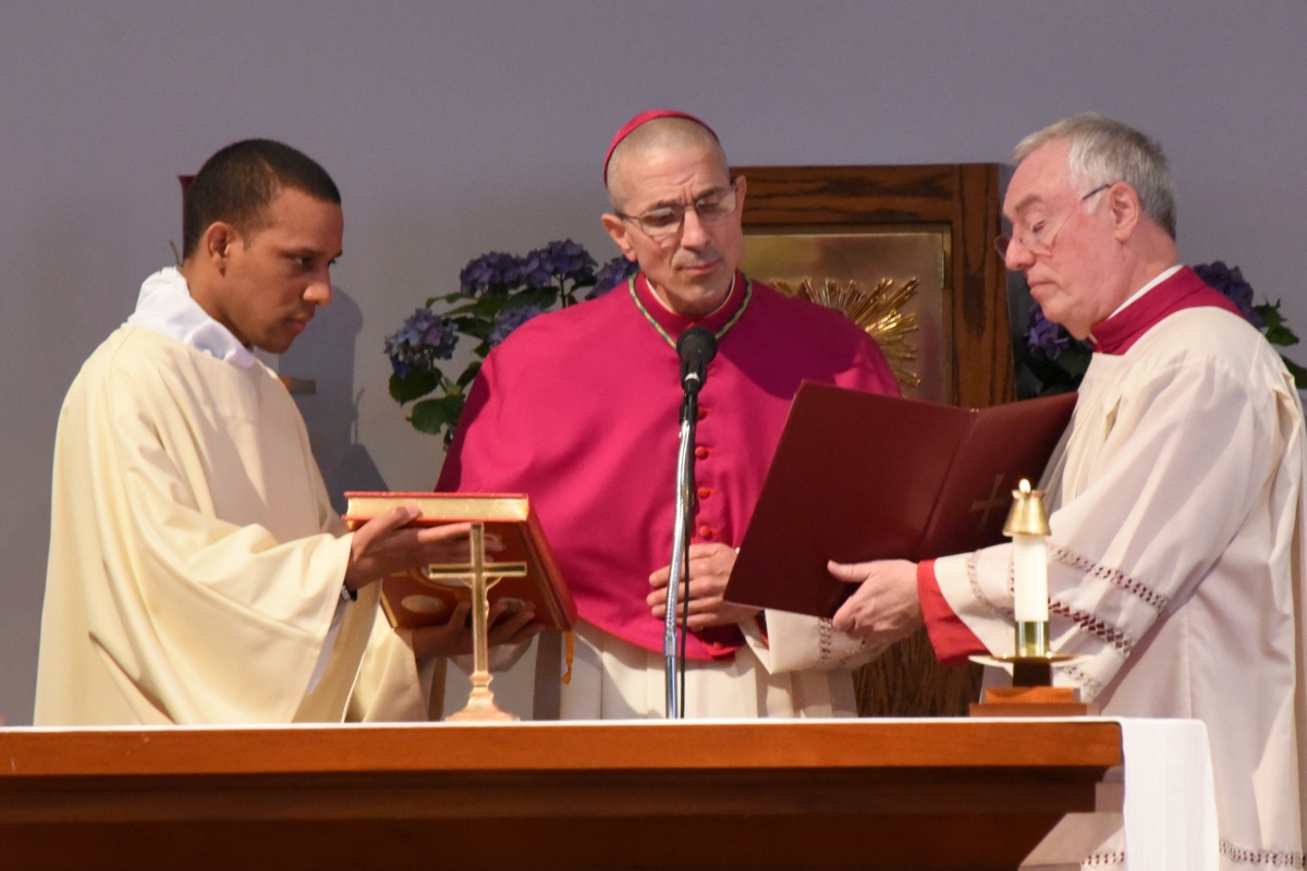 Bishop Ruggieri takes the Oath of Fidelity